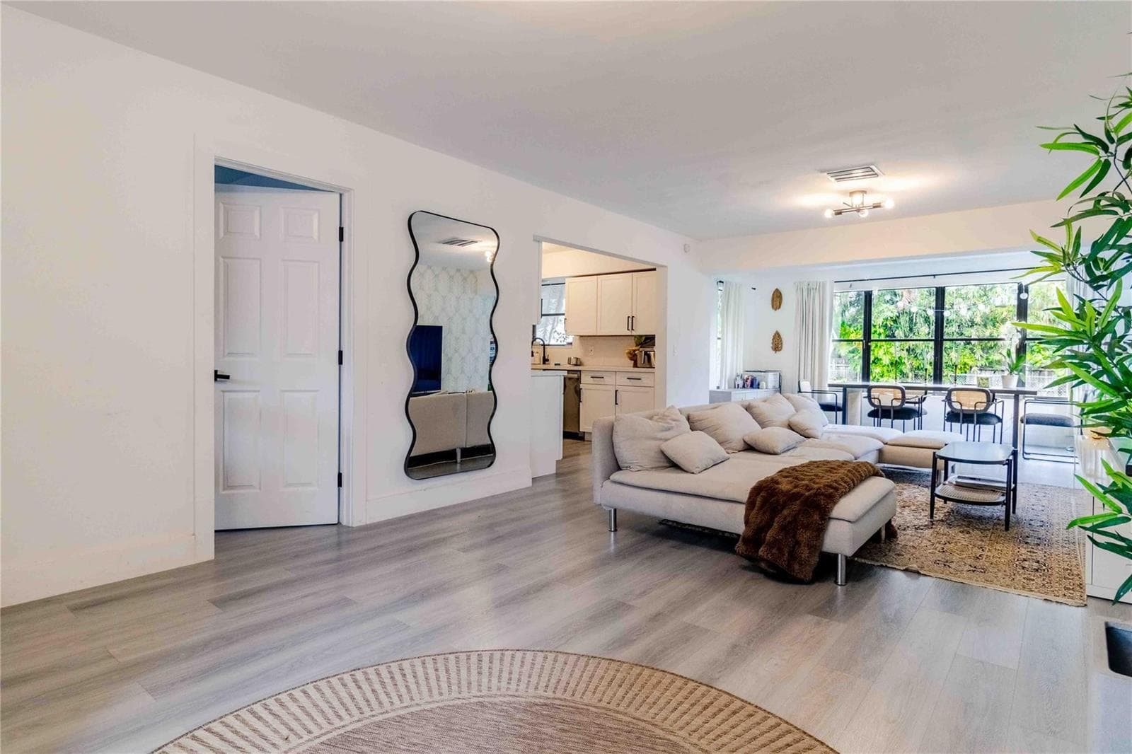 2515 NE 207th Street, Miami, FL 33180 — zdjęcie 3