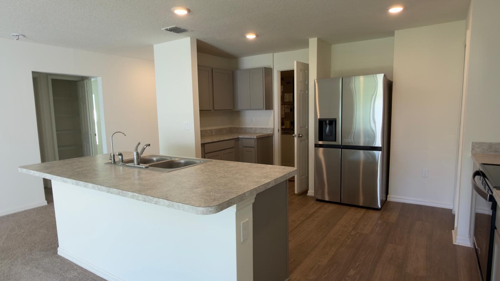 2507 SE CHARLESTON Drive, Port St. Lucie, FL 34952 — zdjęcie 5