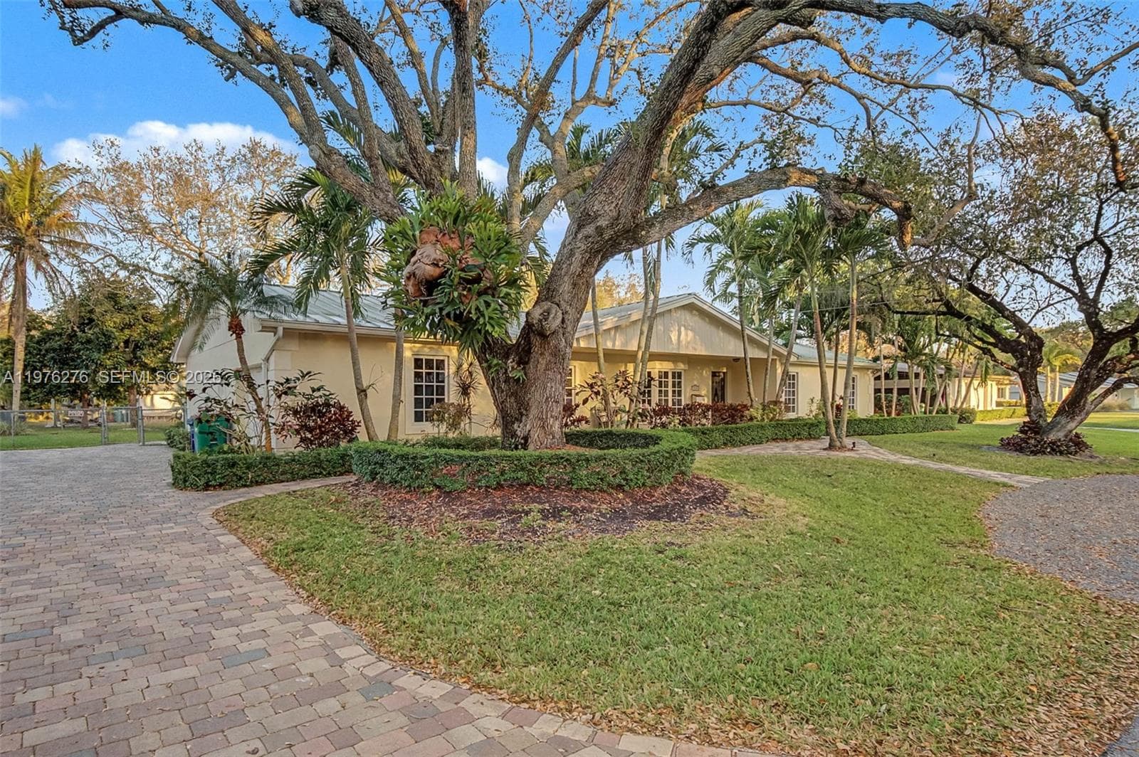 15401 SW 81 Av, Palmetto Bay, FL 33157 — zdjęcie 2
