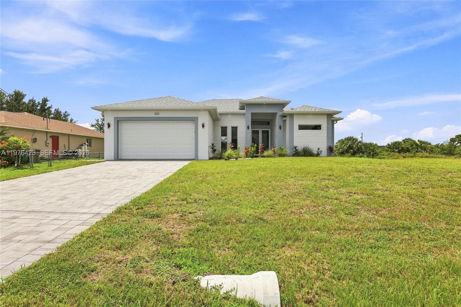 1120 NE 32nd LN, Cape Coral, FL 33990 — zdjęcie 2