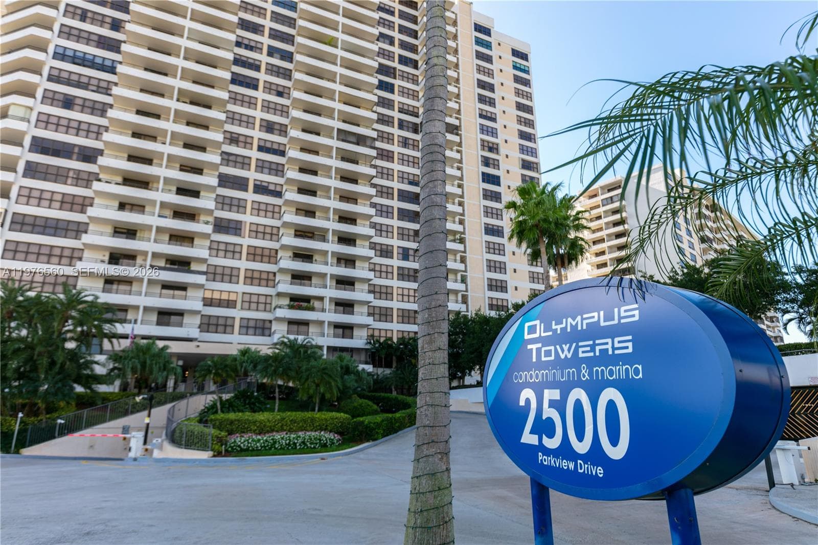 2500 Parkview Dr # 1121, Hallandale Beach, FL 33009
