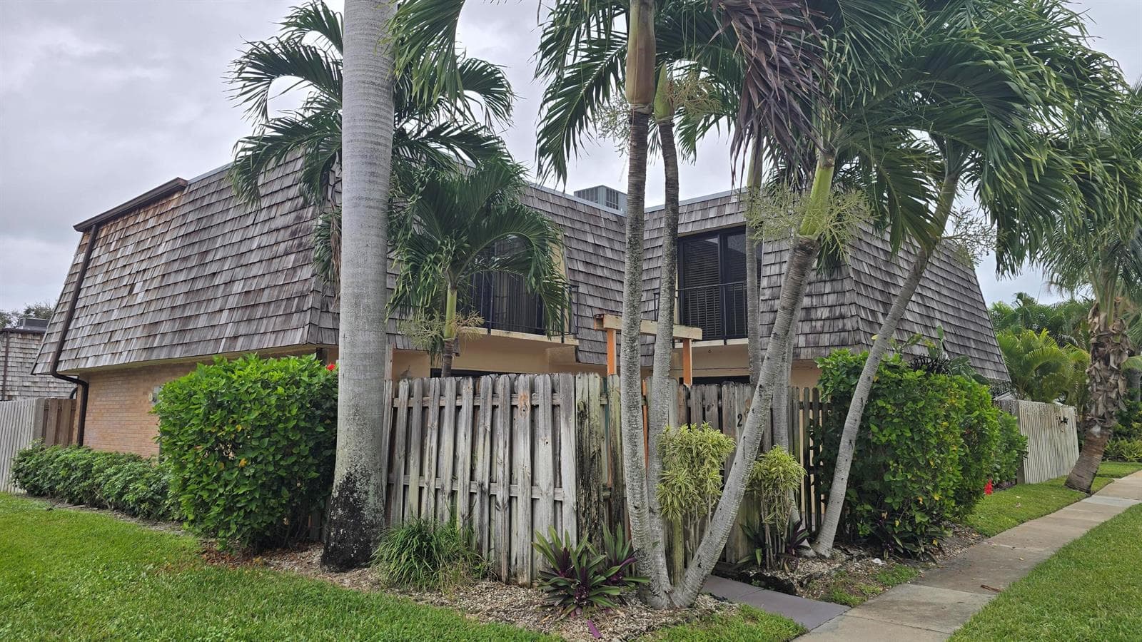 257 Lake Arbor Drive, Palm Springs, FL 33461 — zdjęcie 2