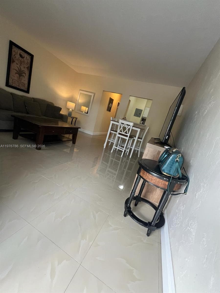 600 Layne Blvd # 210, Hallandale Beach, FL 33009 — zdjęcie 4