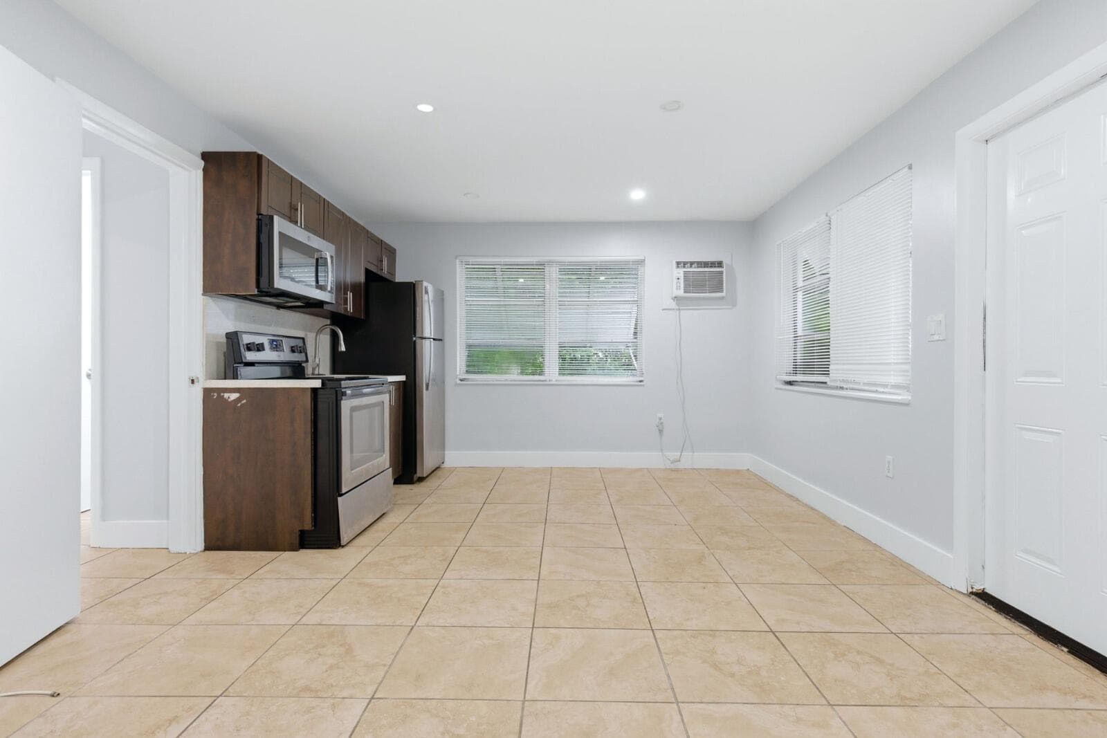 1964 NE 172nd Street # 5, North Miami Beach, FL 33162 — zdjęcie 3