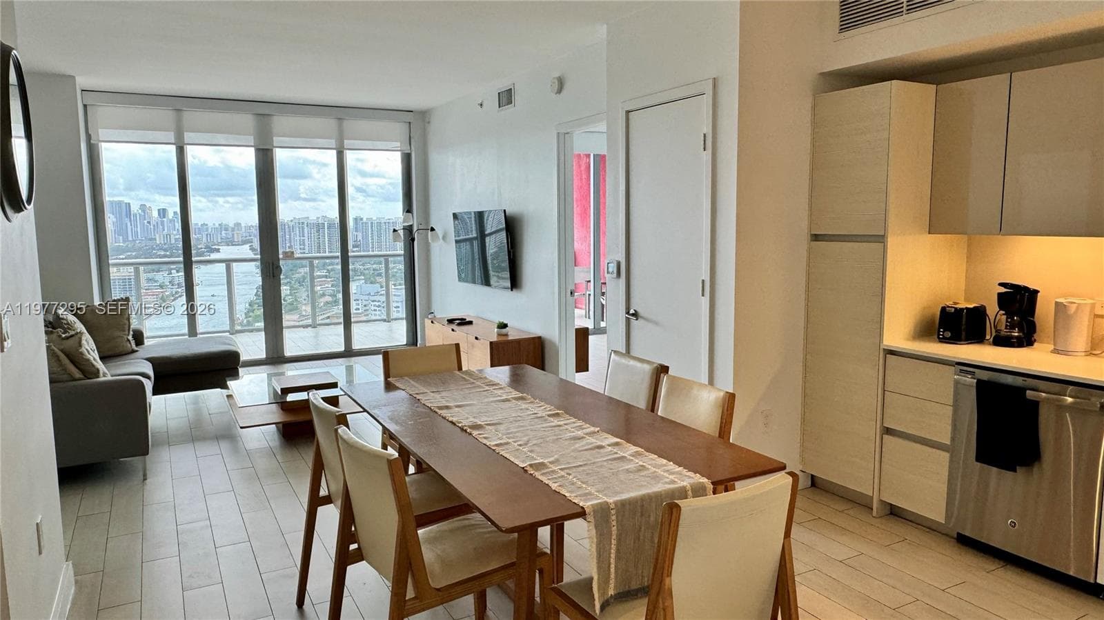 2600 E Hallandale Beach Blvd # T3205, Hallandale Beach, FL 33009 — zdjęcie 3