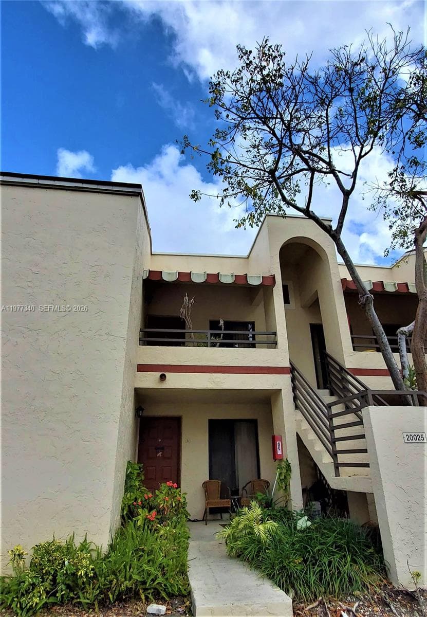 20025 NE 3rd Ct # 1, Miami, FL 33179 — zdjęcie 2