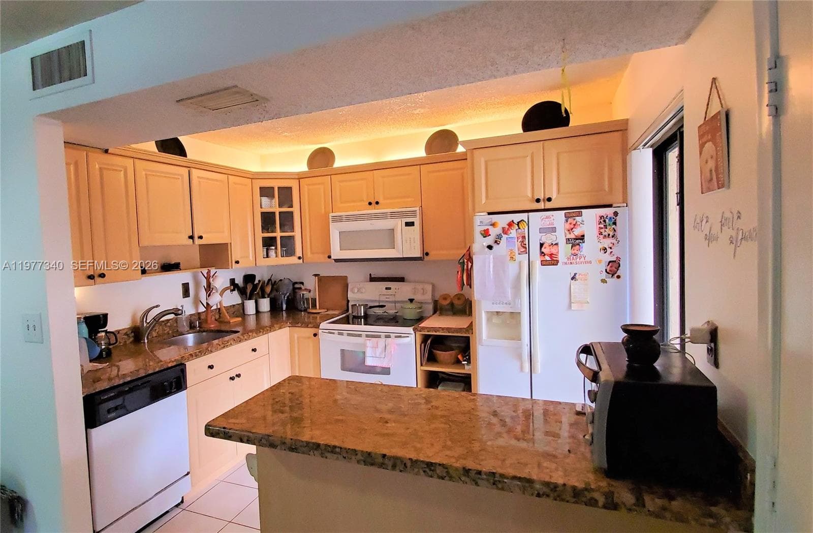 20025 NE 3rd Ct # 1, Miami, FL 33179 — zdjęcie 3