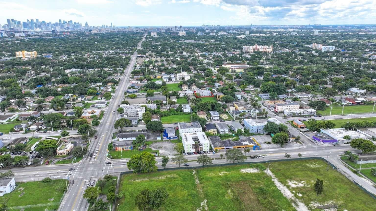 1261 NW 59th Street, Miami, FL 33142 — zdjęcie 2