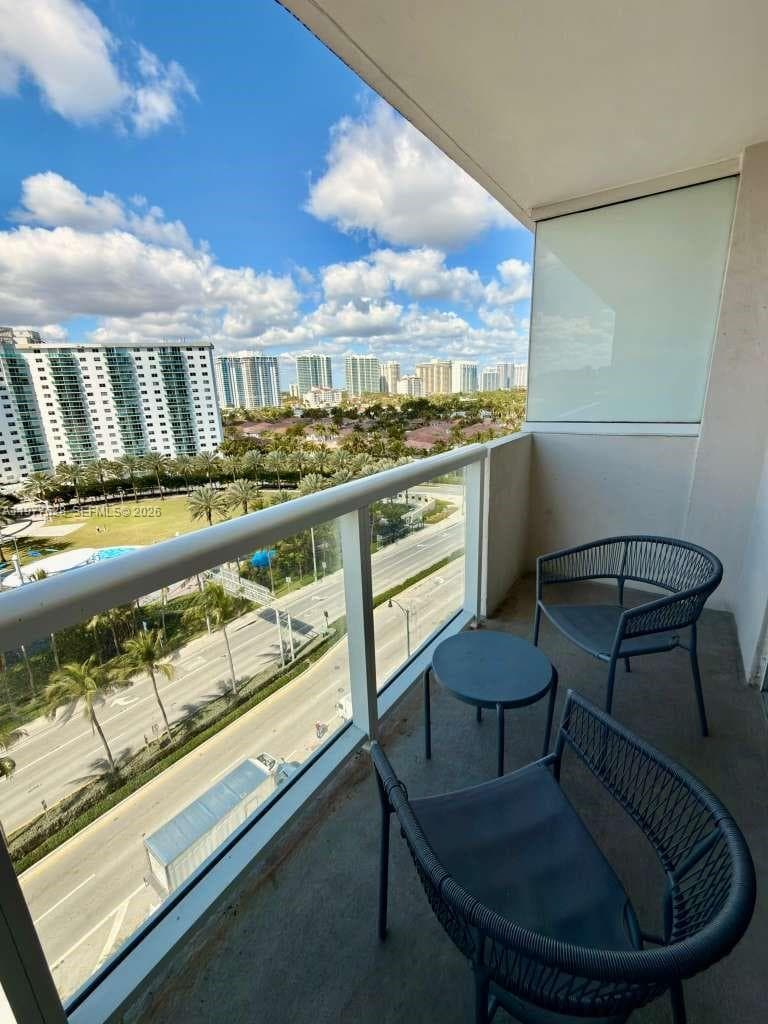 19201 Collins Ave # 933, Sunny Isles Beach, FL 33160 — zdjęcie 3