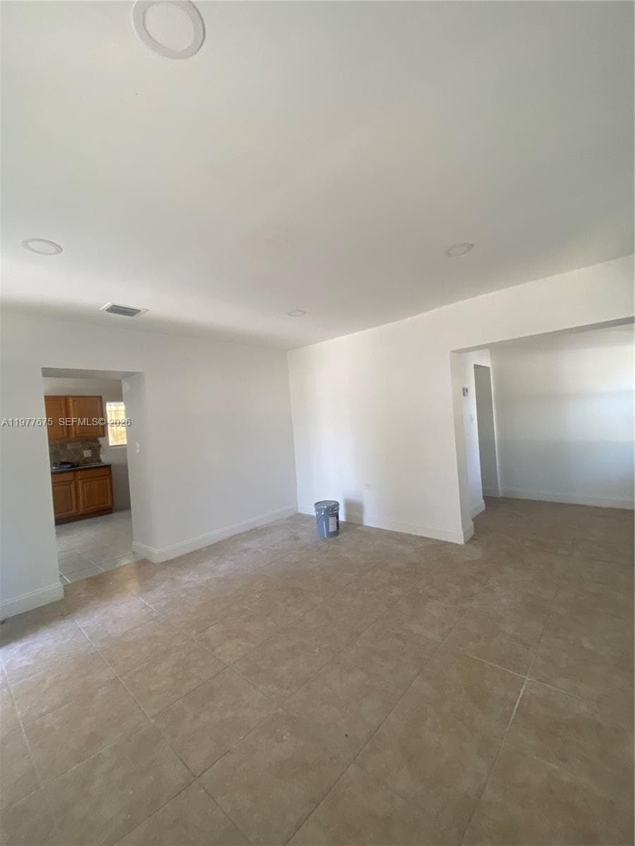 894 NW 108th St # 1, Miami, FL 33168 — zdjęcie 5