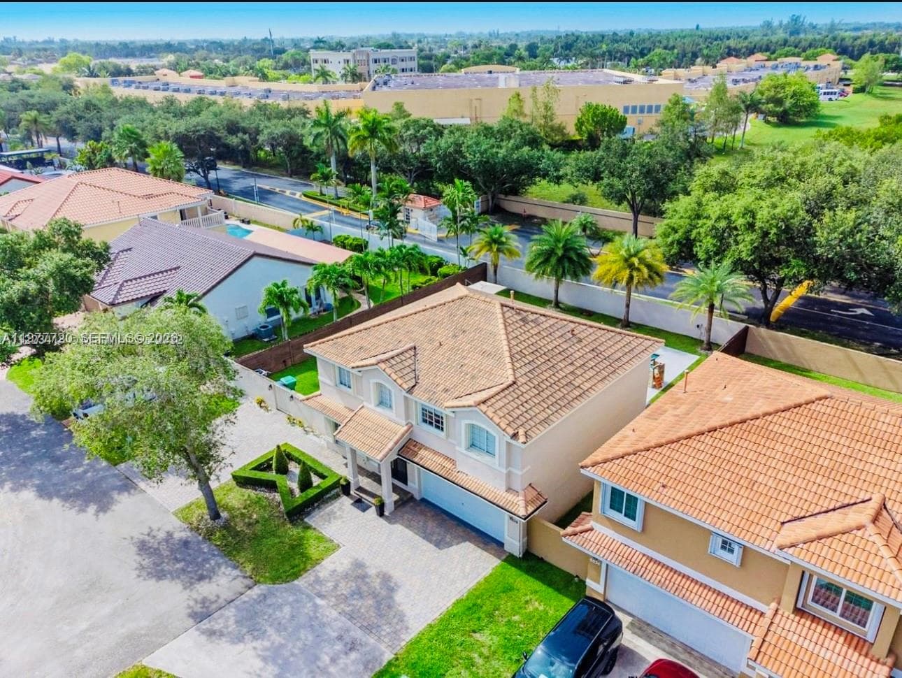 8826 NW 189th Ter, Hialeah, FL 33018 — zdjęcie 3