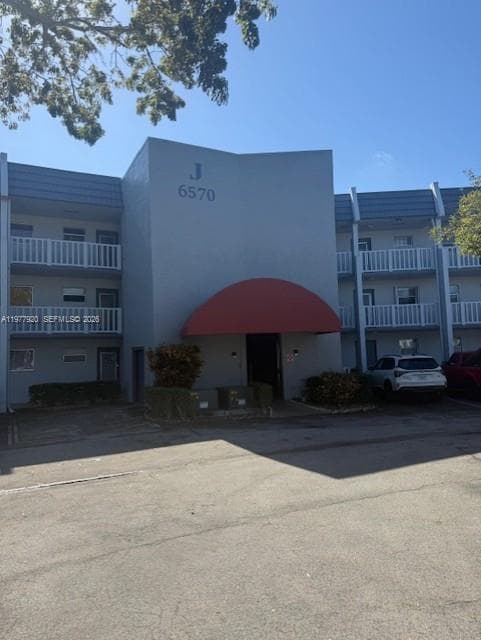 6570 Royal Palm Blvd # 215J, Margate, FL 33063