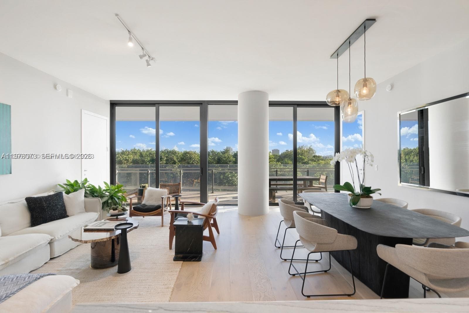 8701 Collins Ave # 404, Miami Beach, FL 33154