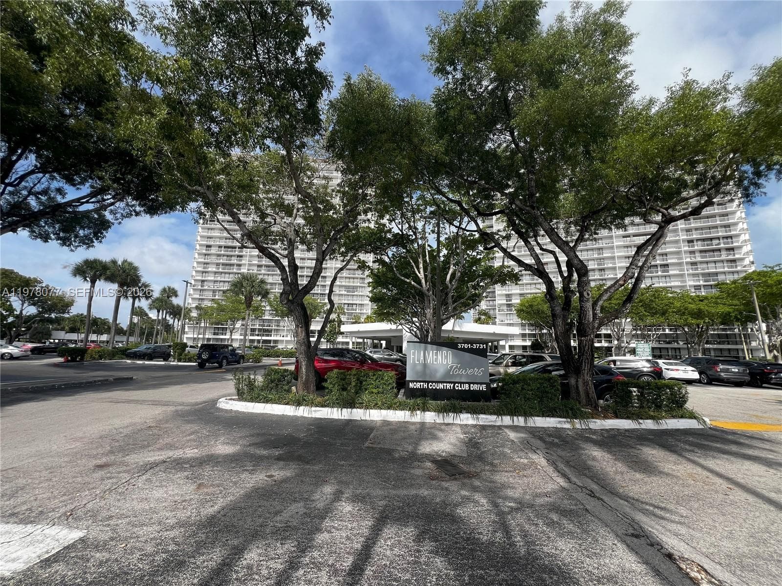 3701 N Country Club Dr # 201, Aventura, FL 33180