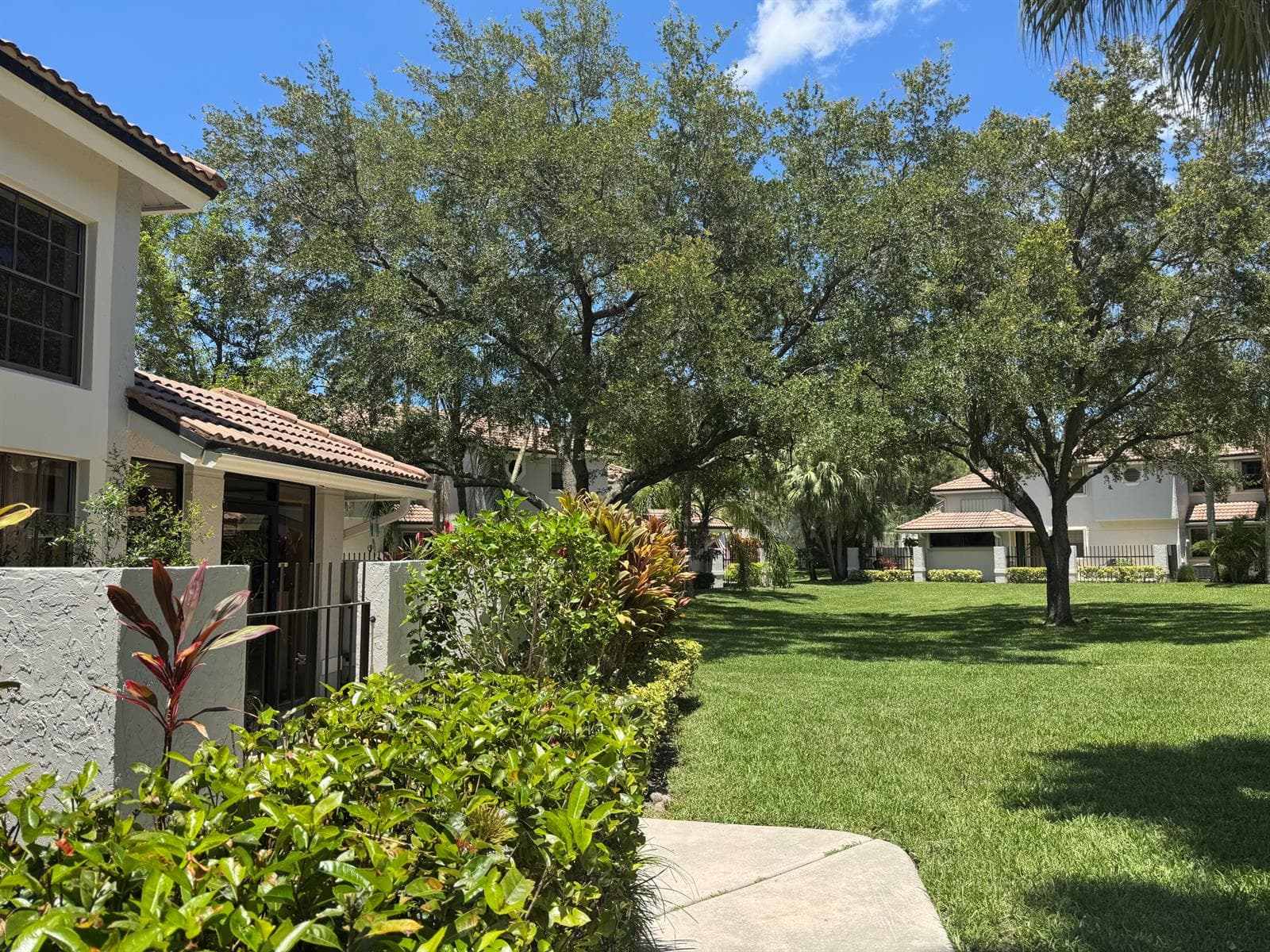 364 Prestwick Circle # 4, Palm Beach Gardens, FL 33418