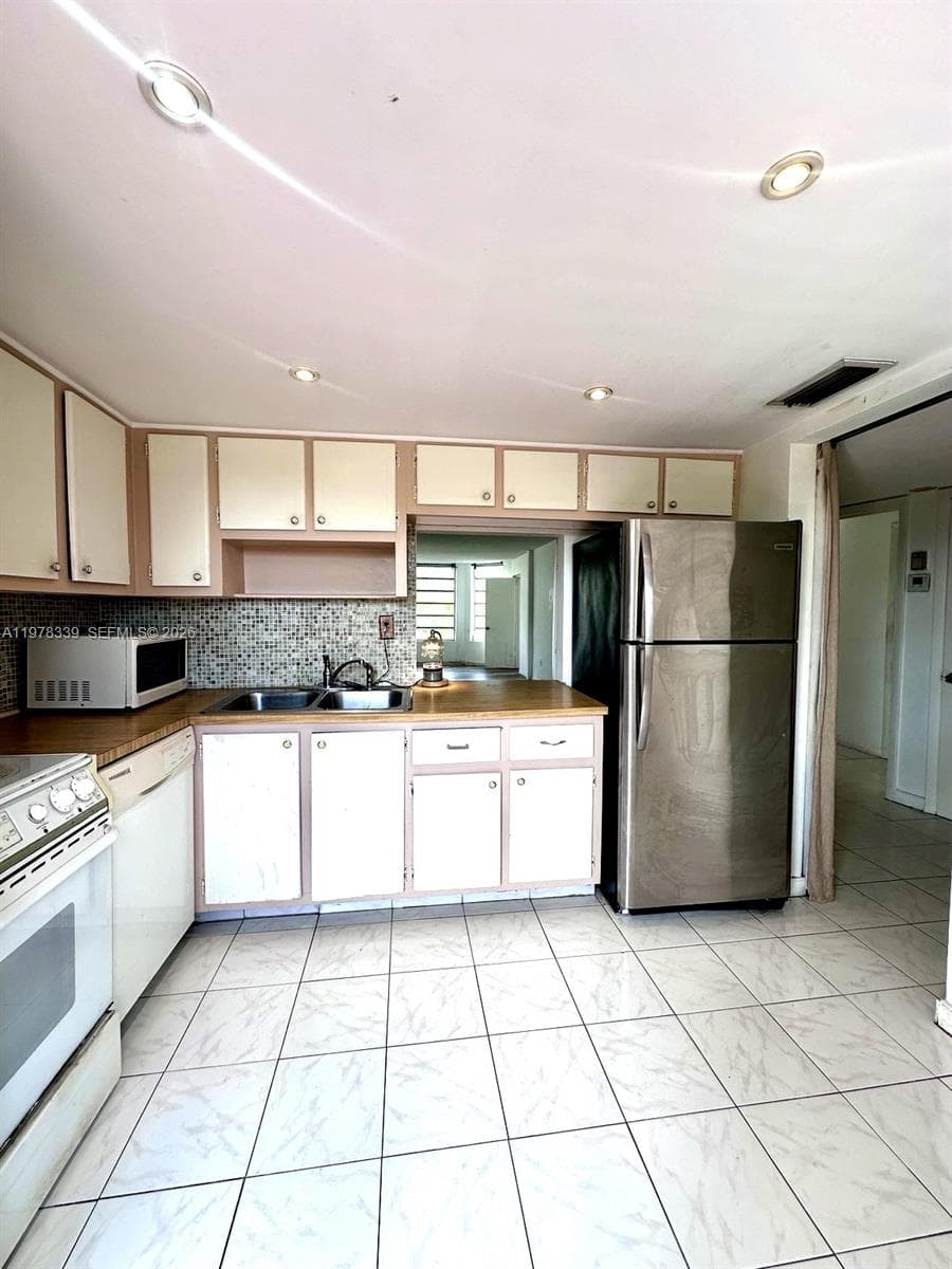 1501 NE 191st St # C312, Miami, FL 33179 — zdjęcie 3