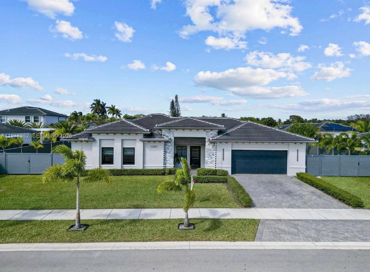 13351 SW 190th St, Miami, FL 33177