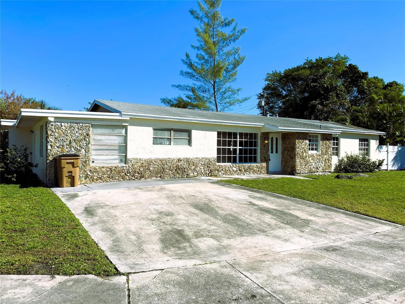 320 NW 4th Avenue # 1, Deerfield Beach, FL 33441 — zdjęcie 2