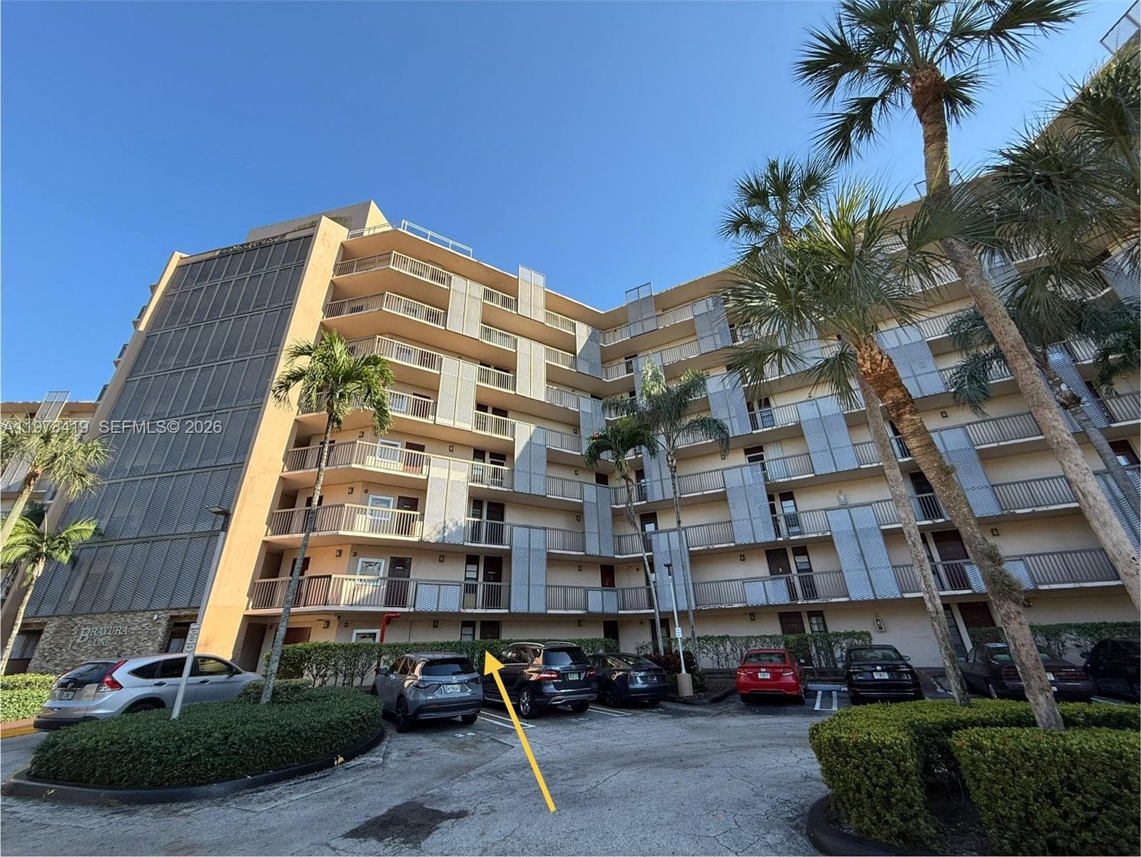 3301 N Country Club Dr # 106, Aventura, FL 33180
