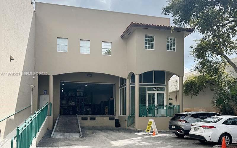 10200 NW 25th St # 113, Doral, FL 33172