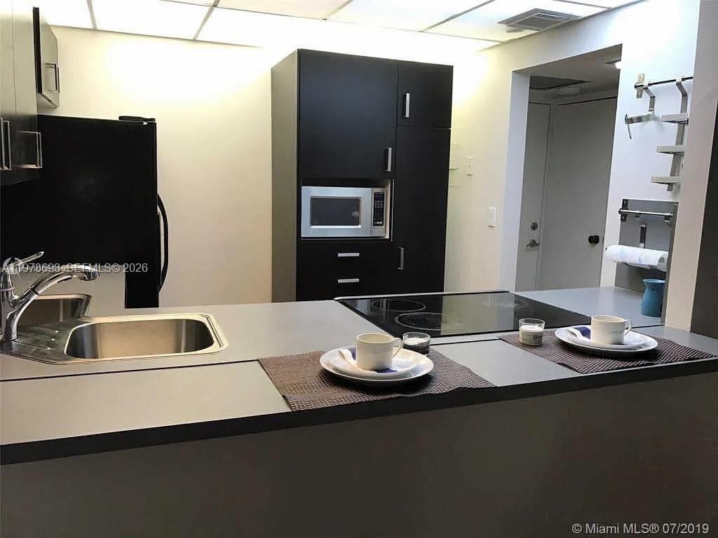 100 Bayview Dr # 302, Sunny Isles Beach, FL 33160 — zdjęcie 5