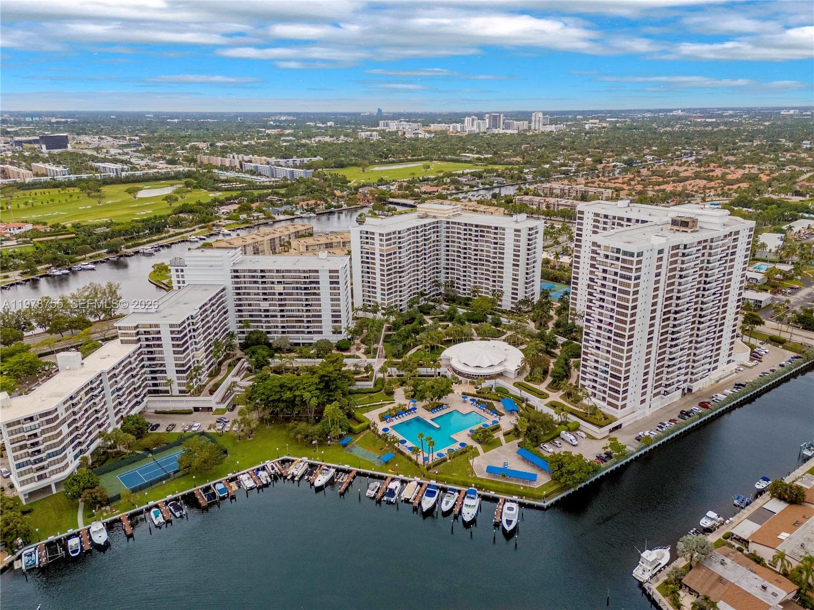 600 Three Islands Blvd # 612, Hallandale Beach, FL 33009 — zdjęcie 2