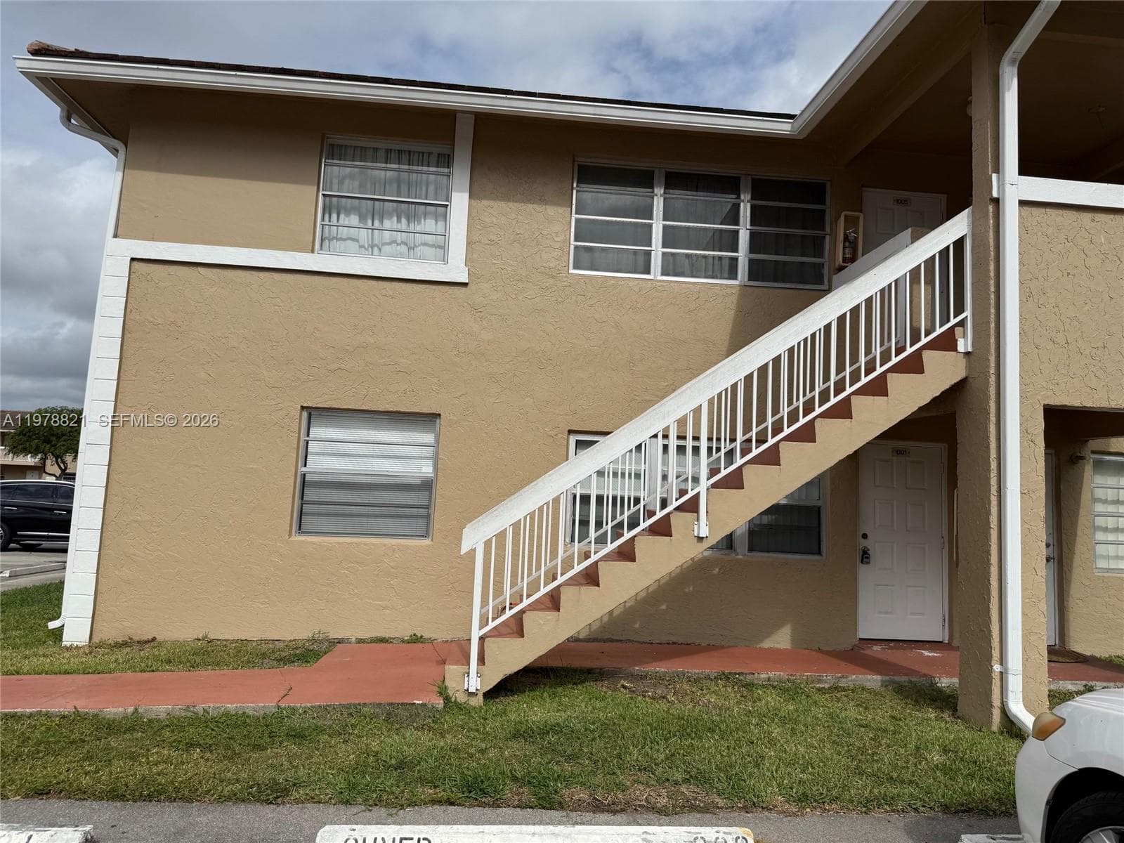 1001 Twin lakes Dr. # 29-D, Coral Springs, FL 33071
