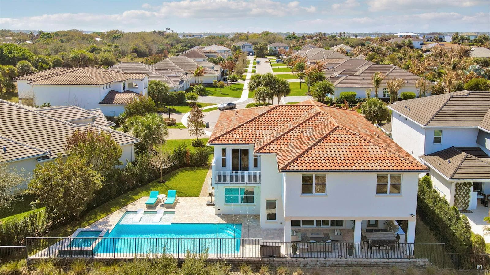 2475 NE Evinrude Circle, Jensen Beach, FL 34957 — zdjęcie 3