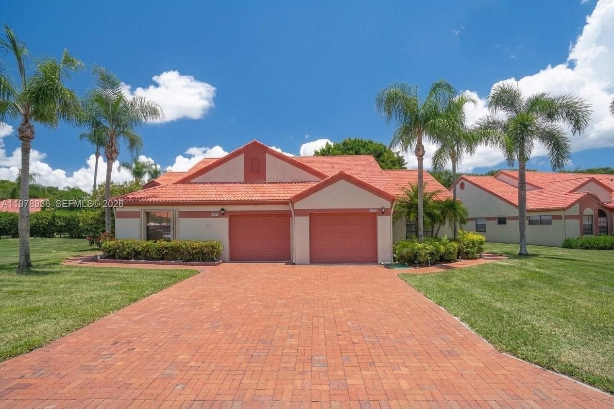7604 Lexington Club Blvd # B, Delray Beach, FL 33446
