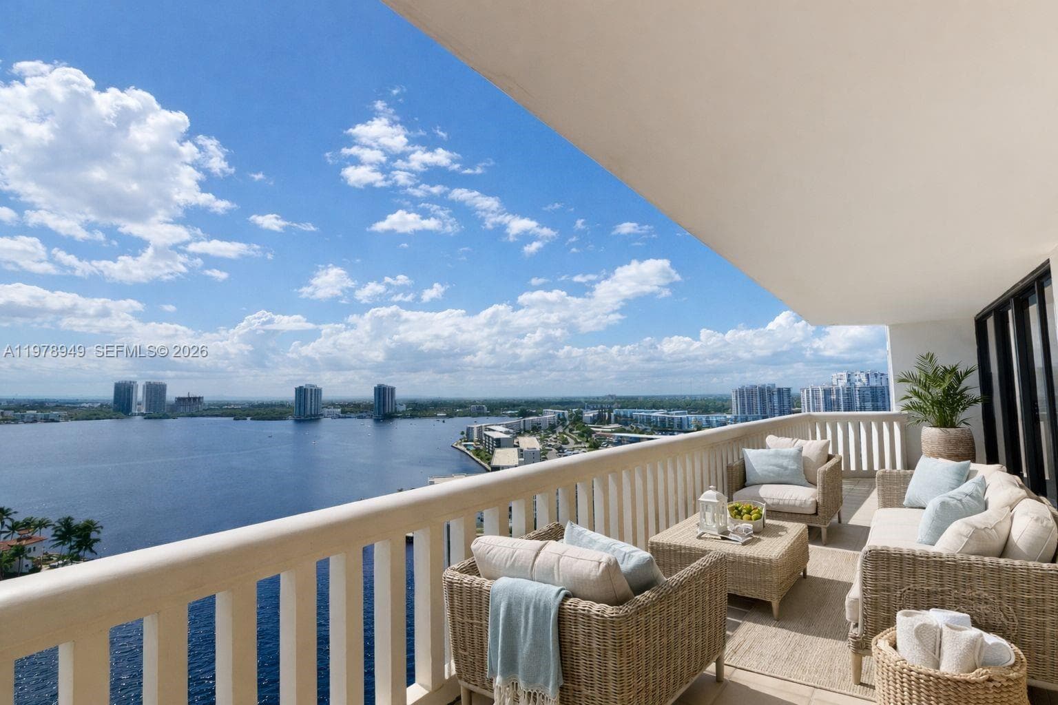 1000 W Island Blvd # 1812, Aventura, FL 33160 — zdjęcie 3