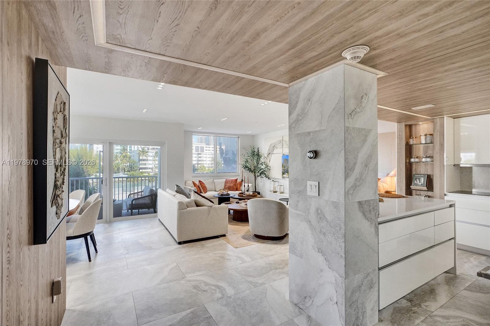 300 Bayview Dr # 205, Sunny Isles Beach, FL 33160 — zdjęcie 4