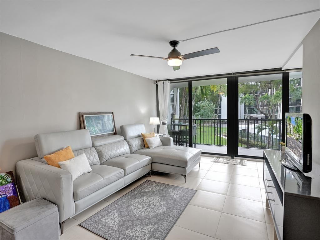 1301 River Reach Drive # 201, Fort Lauderdale, FL 33315 — zdjęcie 2