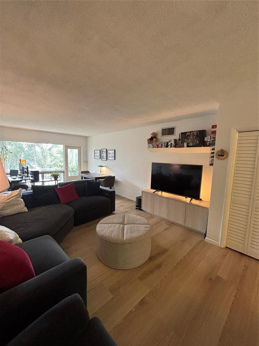 900 SW 12th Street # 202, Fort Lauderdale, FL 33315 — zdjęcie 3