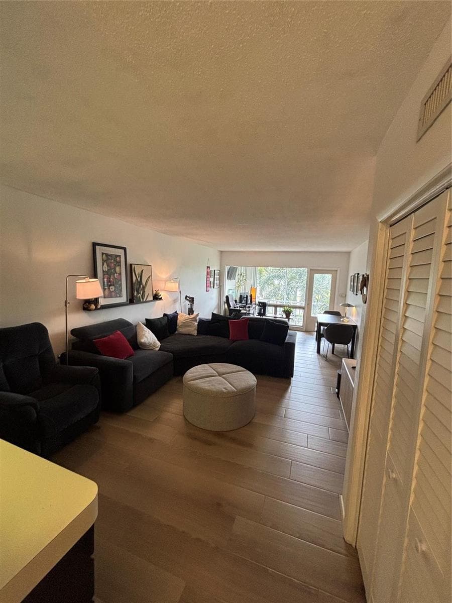 900 SW 12th Street # 202, Fort Lauderdale, FL 33315 — zdjęcie 5