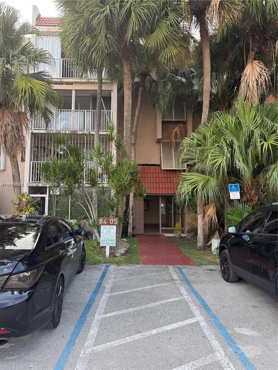 8405 NW 8th St # 304, Miami, FL 33126 — zdjęcie 4