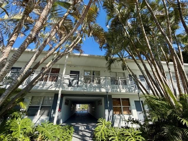 2445 Lake Pancoast Dr # 7, Miami Beach, FL 33140 — zdjęcie 4