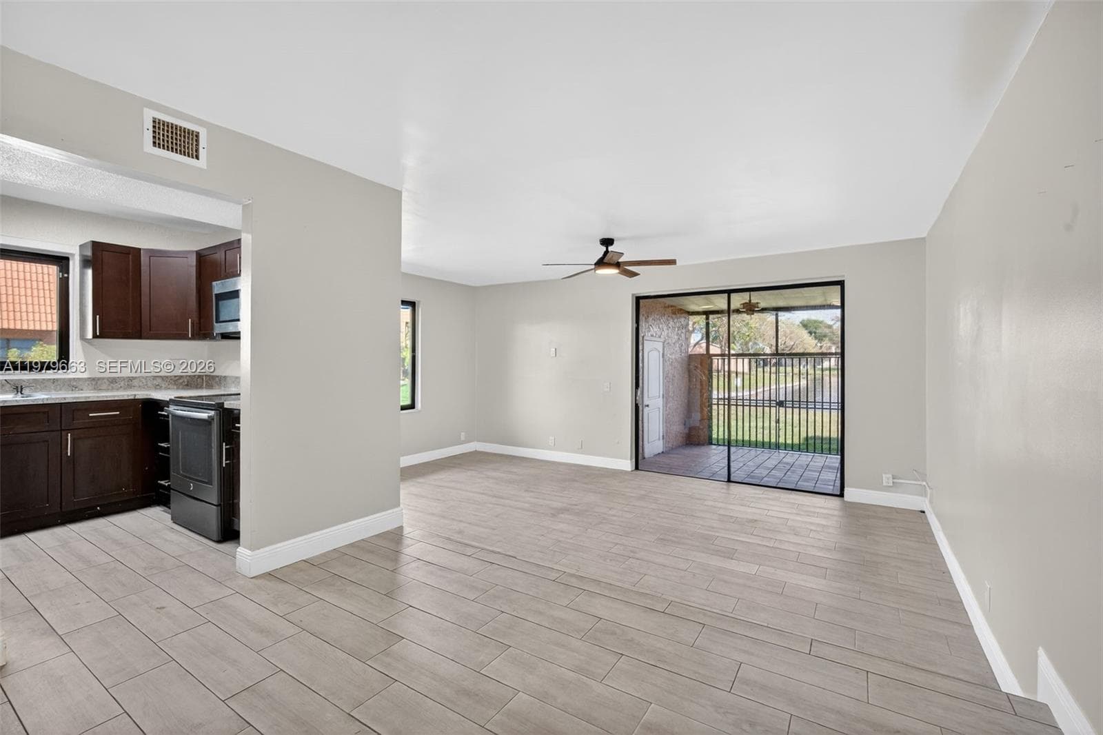 1451 NW 92nd Ave # 191, Pembroke Pines, FL 33024 — zdjęcie 2