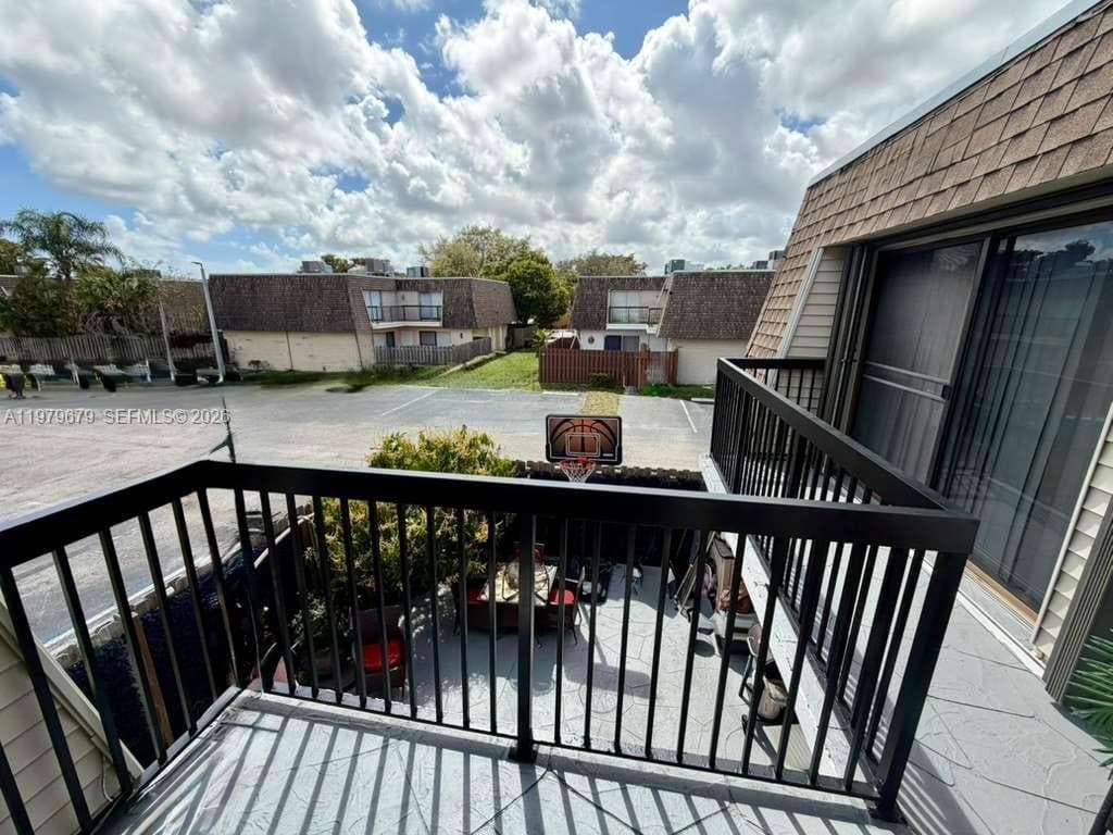 8209 SW 23rd Ct # 17C, North Lauderdale, FL 33068 — zdjęcie 4