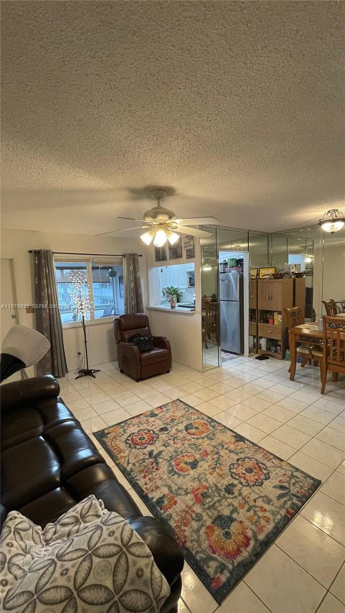 5300 Washington St # J312, Hollywood, FL 33021 — zdjęcie 4