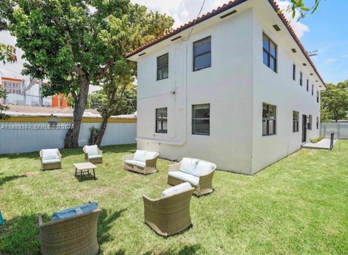 584 NW 30th St, Miami, FL 33127 — zdjęcie 2