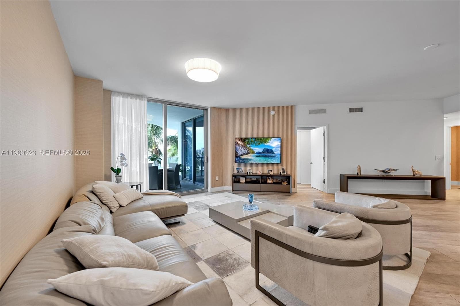 17111 Biscayne Blvd # 207, North Miami Beach, FL 33160 — zdjęcie 2
