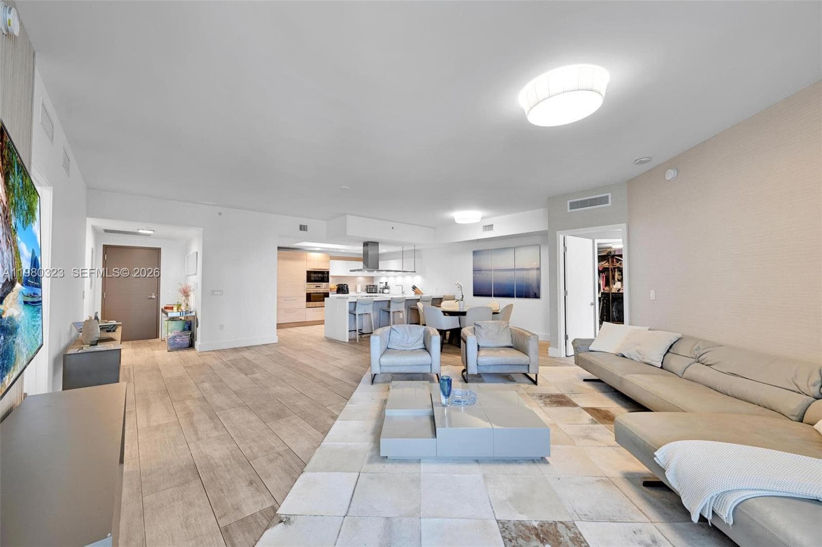 17111 Biscayne Blvd # 207, North Miami Beach, FL 33160 — zdjęcie 5