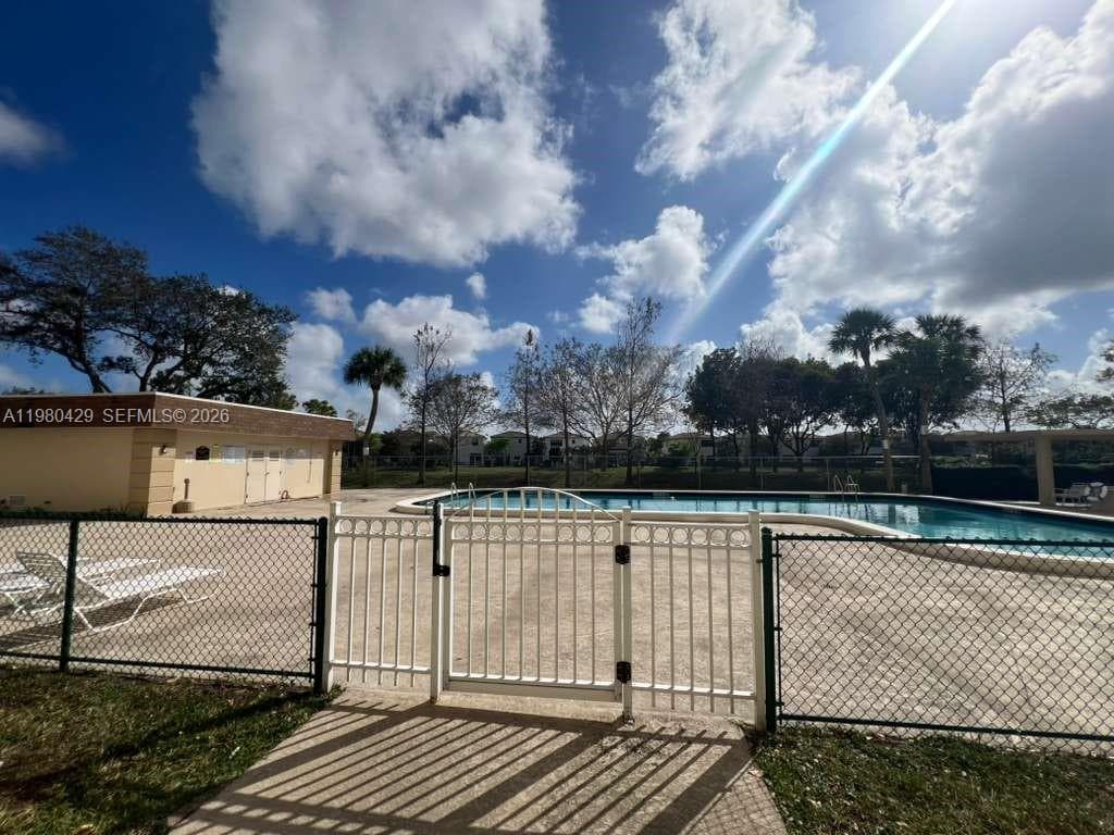 800 NE 195th St # 501, Miami, FL 33179 — zdjęcie 5