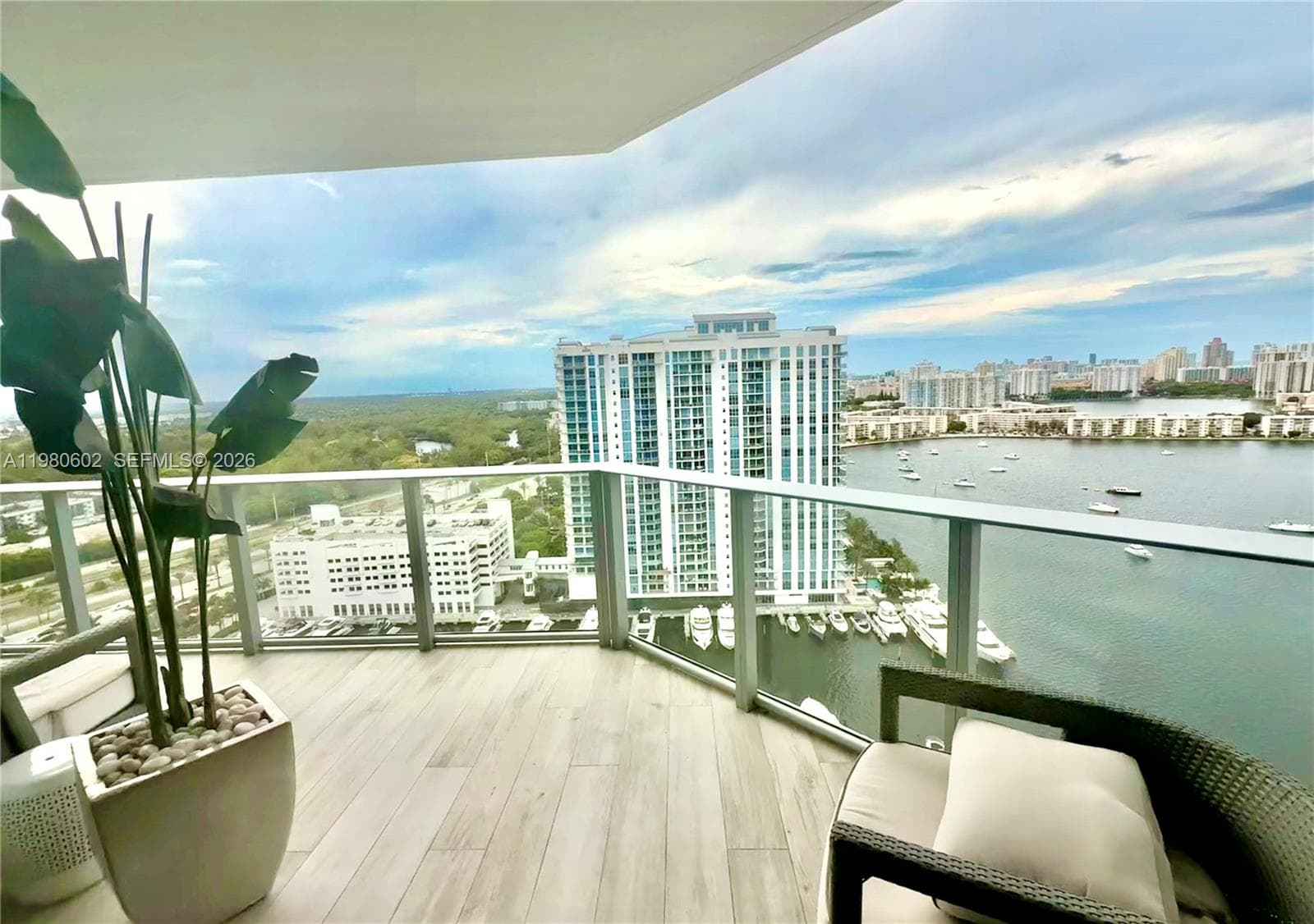 17111 Biscayne Blvd # 2305, North Miami Beach, FL 33160 — zdjęcie 3