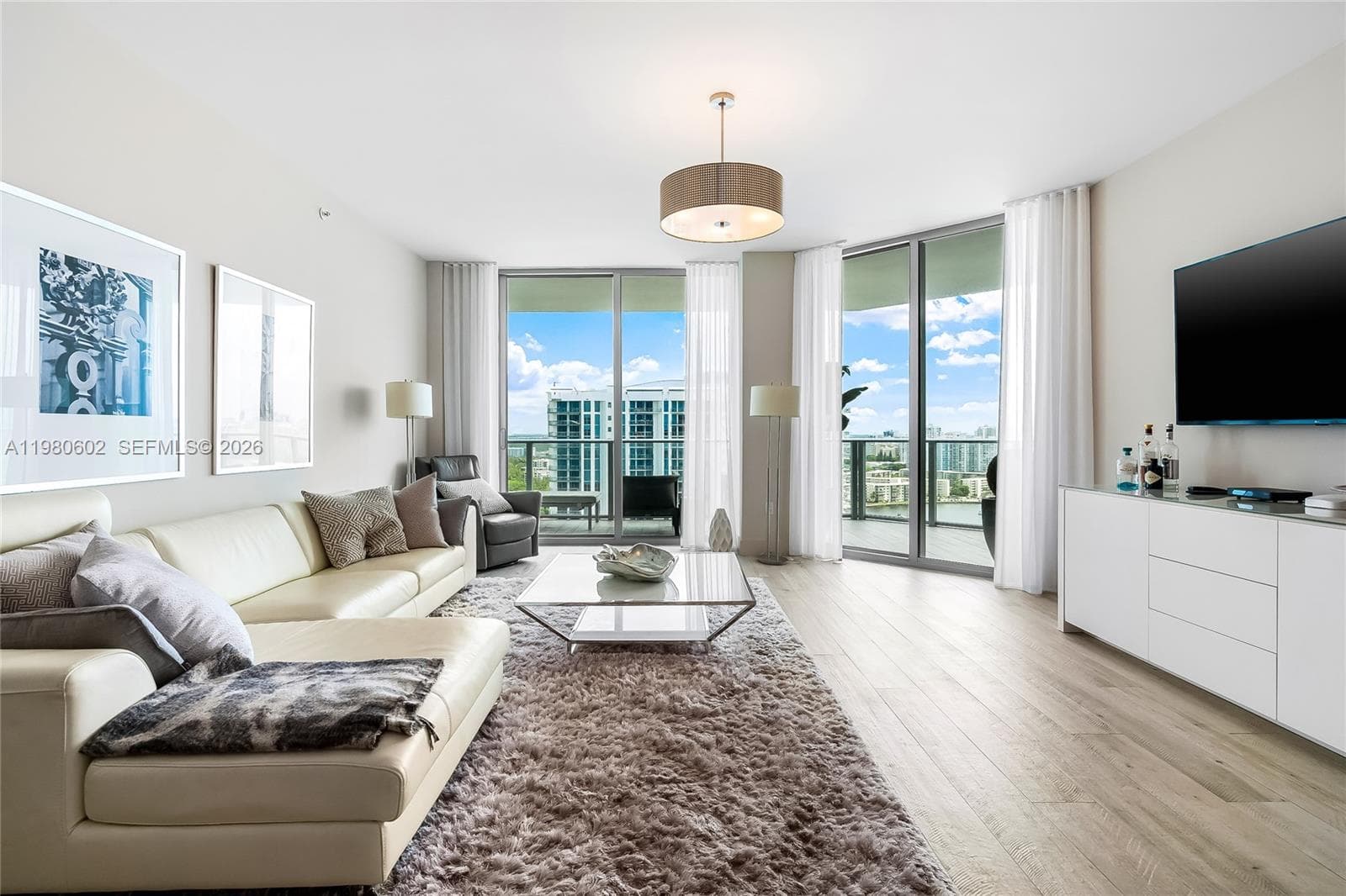 17111 Biscayne Blvd # 2305, North Miami Beach, FL 33160 — zdjęcie 5