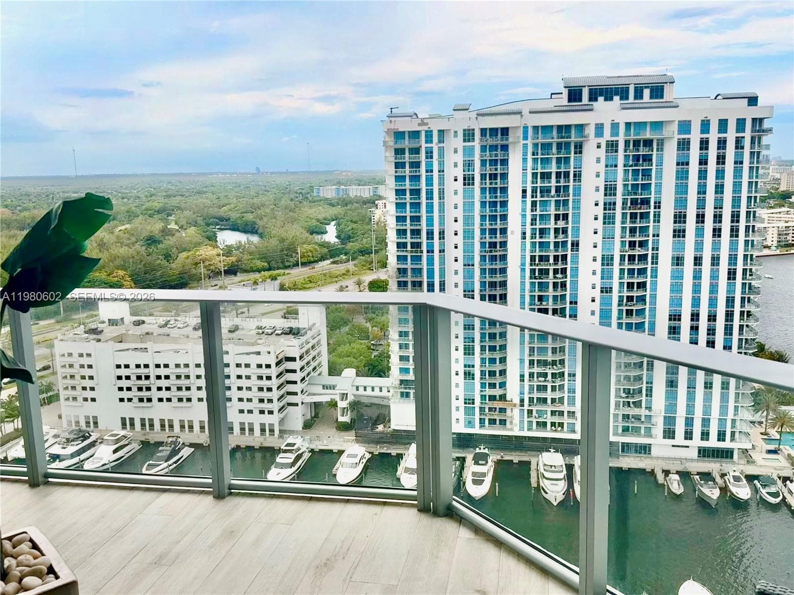 17111 Biscayne Blvd # 2305, North Miami Beach, FL 33160 — zdjęcie 4