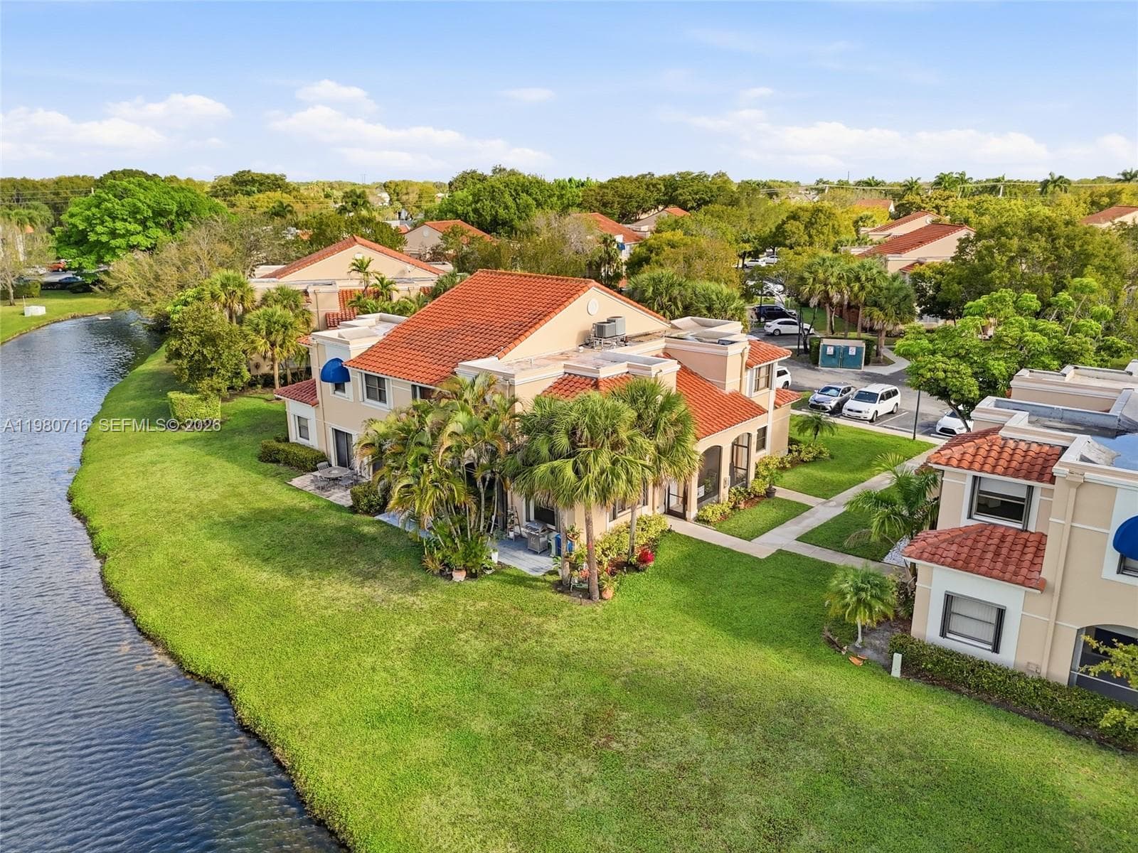567 Racquet Club Rd # 18, Weston, FL 33326