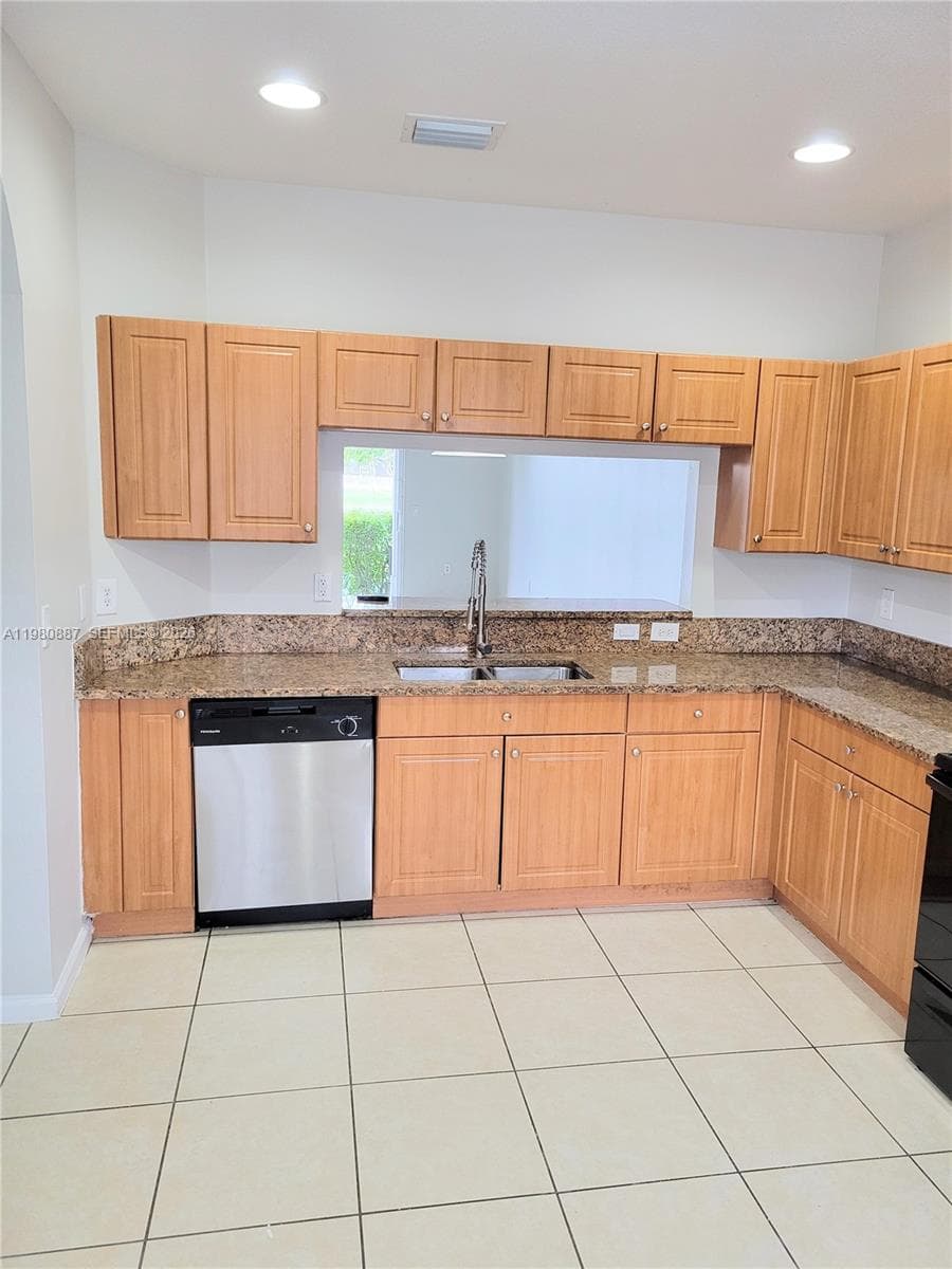 8263 SW 27th St # 102, Miramar, FL 33025 — zdjęcie 5