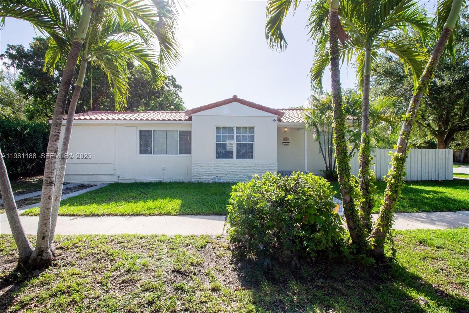 2727 Calusa St, Miami, FL 33133 — zdjęcie 2