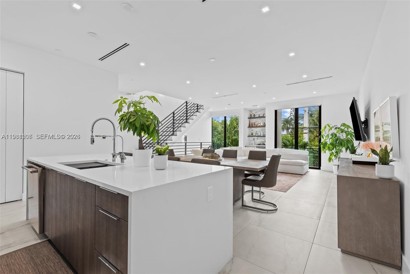 1056 N Victoria Park Rd, Fort Lauderdale, FL 33304 — zdjęcie 4